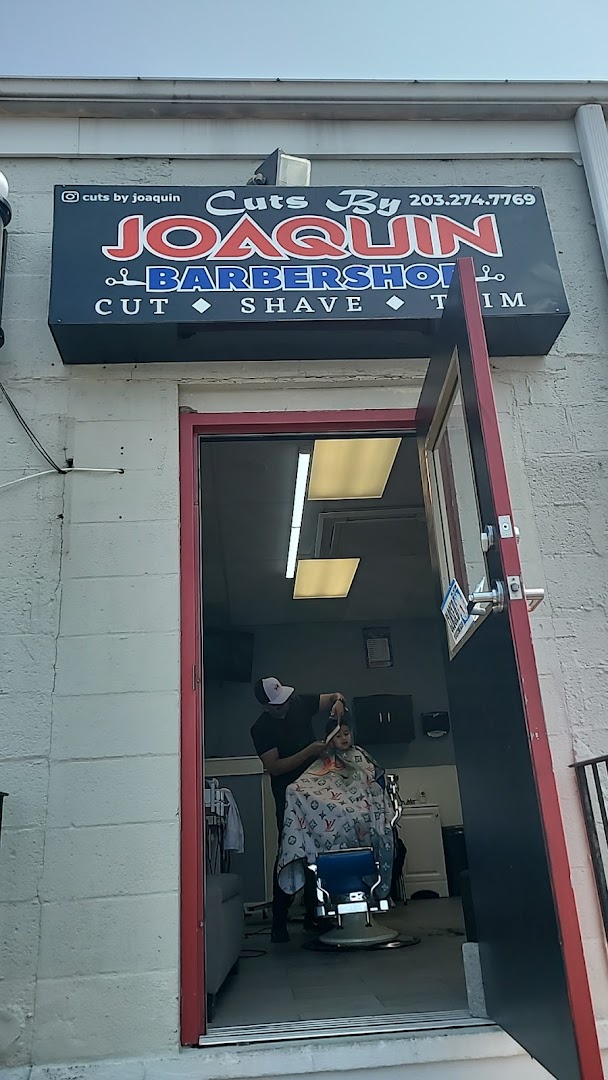 Cuts by Joaquin — shop photo 2